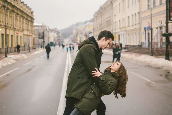 Téma Lásky Romantiky Kavkazská Mladých Lidí Heterosexuální Pár Lásce Studenti — Stock fotografie