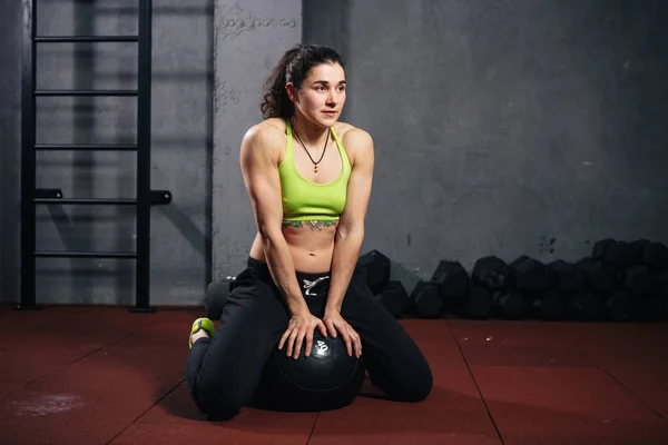 Tema Deporte Salud Fuerte Mujer Caucásica Muscular Gimnasio Sentado Negro — Foto de Stock