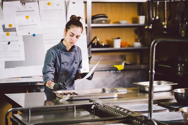 Subject Profession Cooking Pastry Young Caucasian Woman Tattoo Pastry Chef — Stock Photo, Image