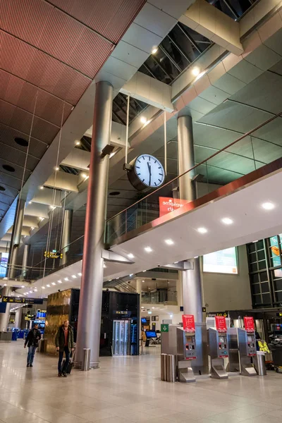 Febrero 2019 Aeropuerto Kastrup Dinamarca Copenhague Transporte Temático Arquitectura Noche —  Fotos de Stock