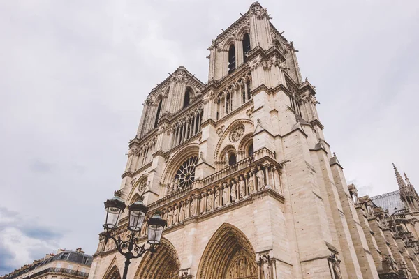 Notre-Dame-Kathedrale von Paris. Fassade der Kathedrale Notre-dame von Paris — Stockfoto