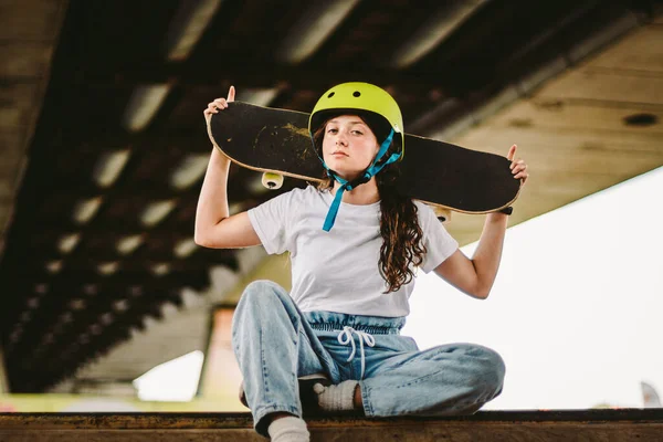 Close Young Attractive Girl Skateboard Standing Outdoors Skate Park Female — Stock Photo, Image