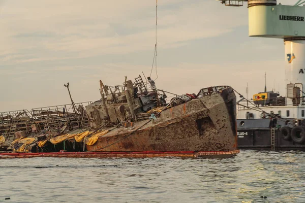 Destrozado Petrolero Rescate Delfi Odessa Ucrania Agosto 2020 Cerca Costa — Foto de Stock