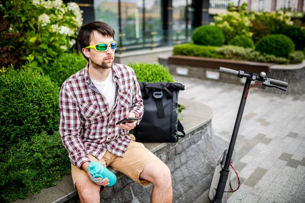 Caucasian Man Uses Modern Technologies Internet Cellular Communication Smartphone While — Stock Photo, Image