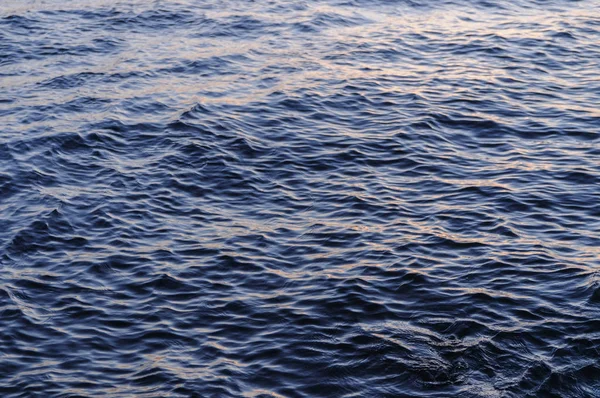 Djupa Blå Havet Vid Solnedgången — Stockfoto