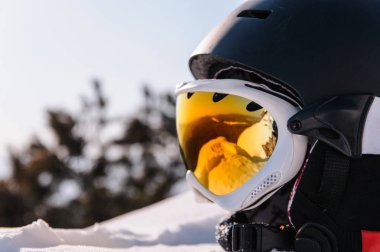 Karda kayak gözlüğü