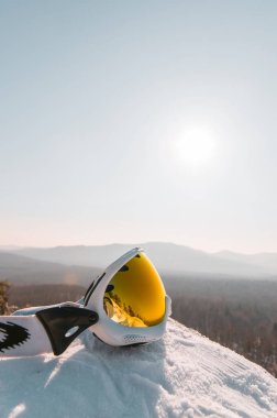 Karda kayak gözlüğü