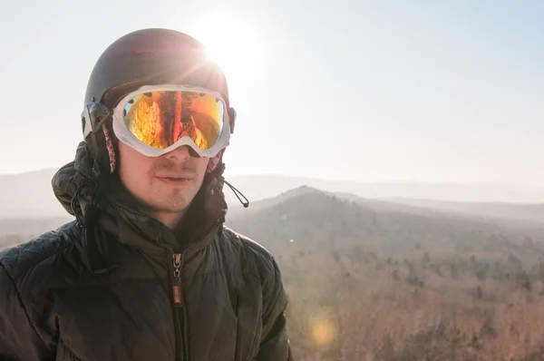 Snowboardista Helmu Masku Vrcholu — Stock fotografie