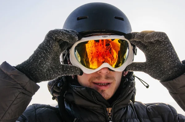 Snowboarder Capacete Máscara Topo — Fotografia de Stock