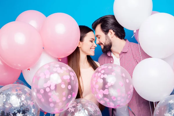 Portret Van Dromerige Blij Paar Genieten Van Vakantie Samen Met — Stockfoto