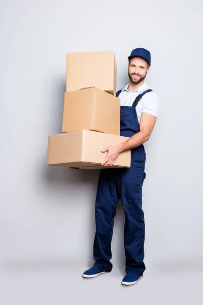 Ganzkörperporträt Eines Attraktiven Fröhlichen Lieferanten Blauer Uniform Mit Stoppeln Der — Stockfoto