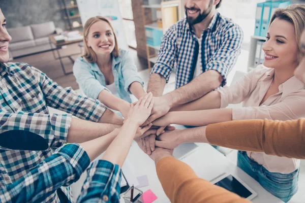 Retrato Pila Pila Palmas Las Personas Negocios Poniendo Uno Encima — Foto de Stock