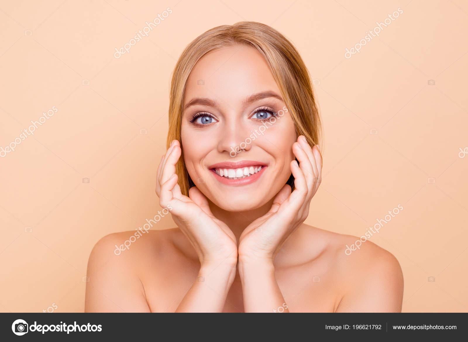 Roztomilá dívka nahé fotografie