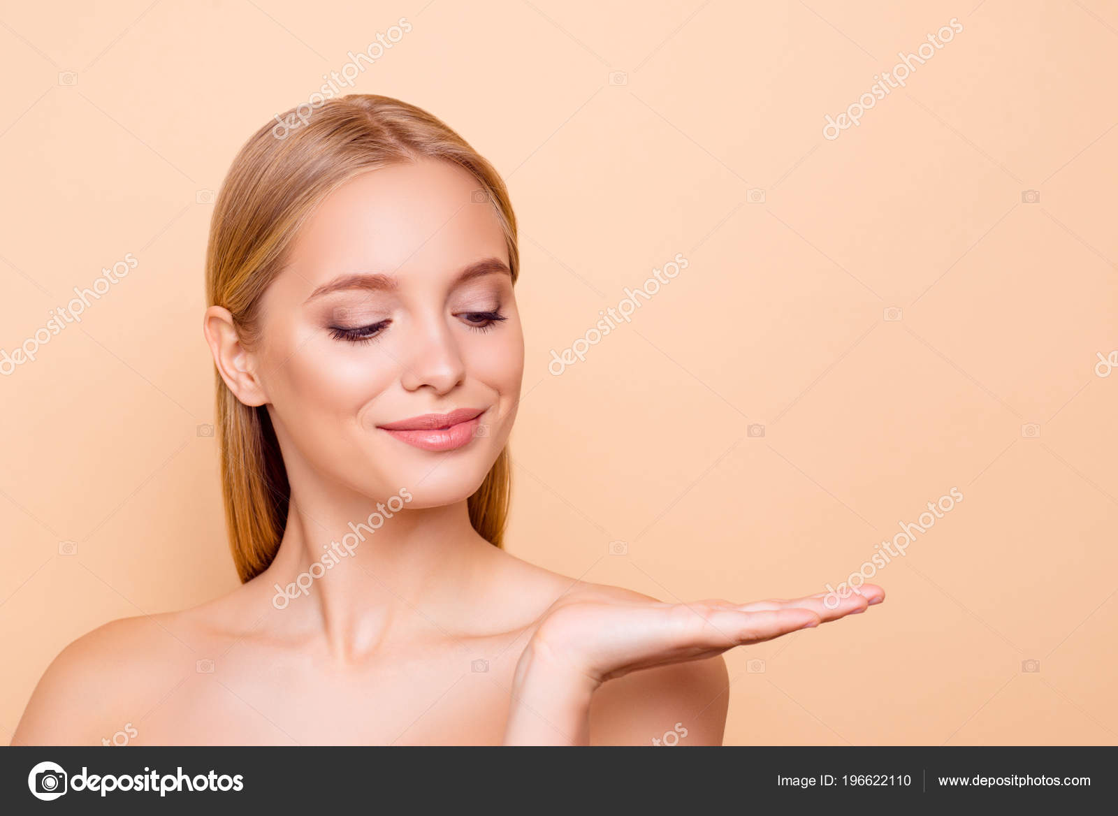 Bilder von niedlichen nackten Mädchen