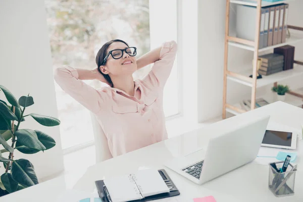 Tomando Tiempo Para Descanso Minuto Periodista Alegre Elegante Financiera Secretaria —  Fotos de Stock