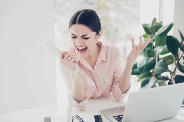 Irritado Cansado Louco Chefe Louco Diretor Executivo Corporativo Gritando Aparelho — Fotografia de Stock