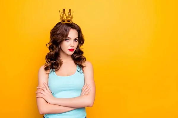 Retrato Con Espacio Copia Lugar Vacío Mujer Confiada Seria Con — Foto de Stock