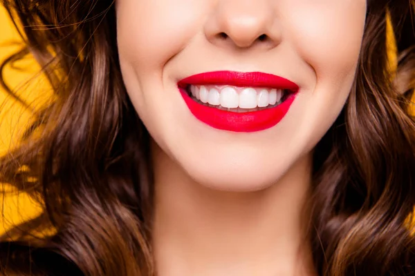 Close Metade Rosto Retrato Mulher Dentes Com Radiante Sorriso Lábios — Fotografia de Stock