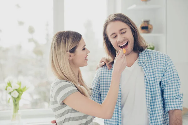 Amizade Romance Diversão Alegria Desfrutar Emoções Sentindo Conceito Ligação Close — Fotografia de Stock