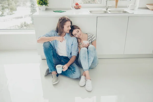 Retrato Vista Ángulo Alto Superior Parejas Románticas Encantadoras Sentadas Suelo — Foto de Stock