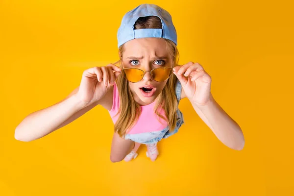 Wtf Top View Portrait Sad Disappointed Girl Looking Out Glasses — Stock Photo, Image