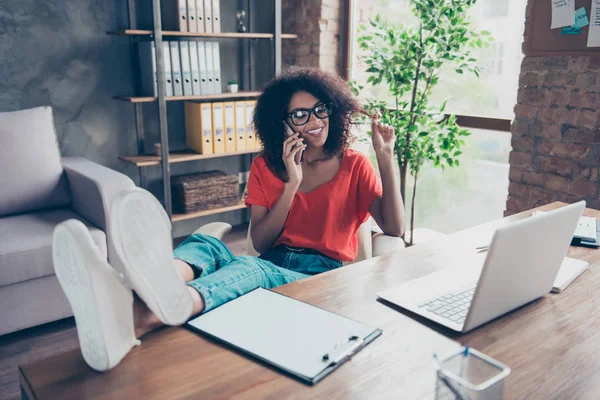 Portrait Funky Stylish Journalist Put Legs Table Holding Strand Hair — Stok Foto