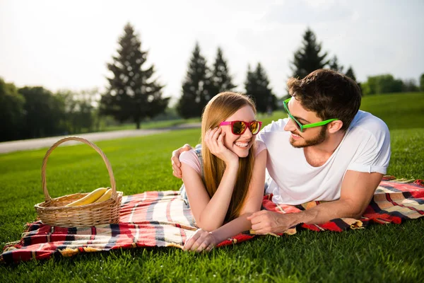 Ware Liefde Genegenheid Gevoelens Concept Portret Van Mooie Zoete Paar — Stockfoto