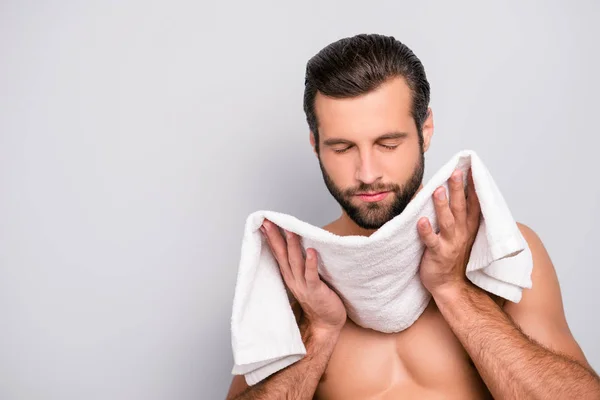 Retrato Con Espacio Copia Atractivo Varonil Limpiamente Macho Limpiando Cara — Foto de Stock