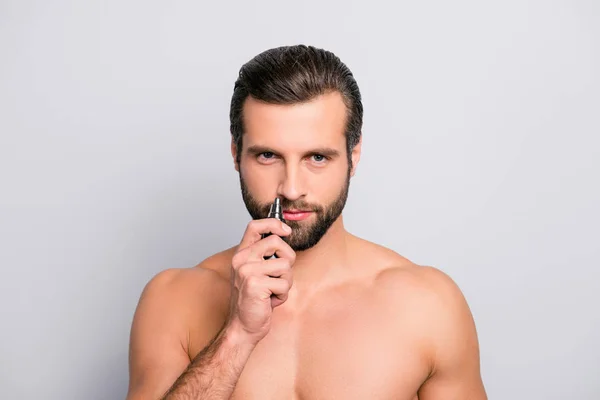 Primer Plano Retrato Confianza Centrado Guapo Masculino Con Estilo Moderno — Foto de Stock