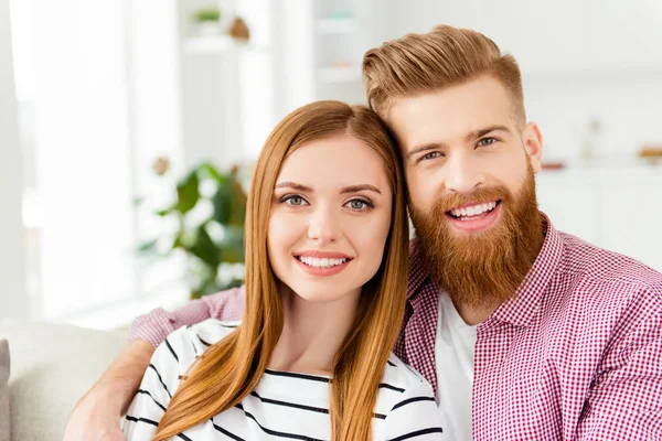 Las Emociones Tiernas Amistad Ven Dos Personas Los Socios Pasan — Foto de Stock