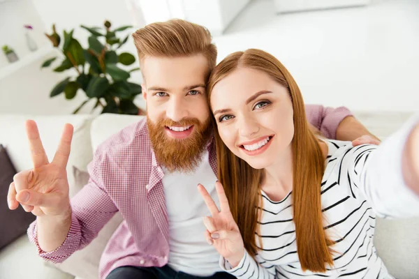 Coziness Hacer Interiores Amistad Abrazo Placer Luna Miel Marido Esposa — Foto de Stock