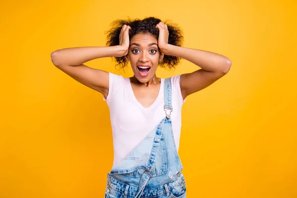 Omg Portrait Shocked Impressed Girl Wide Open Mouth Eyes Yelling — Stock Photo, Image