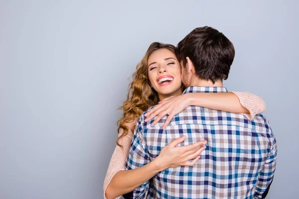 Retrato Com Espaço Cópia Lugar Vazio Para Propaganda Casal Positivo — Fotografia de Stock