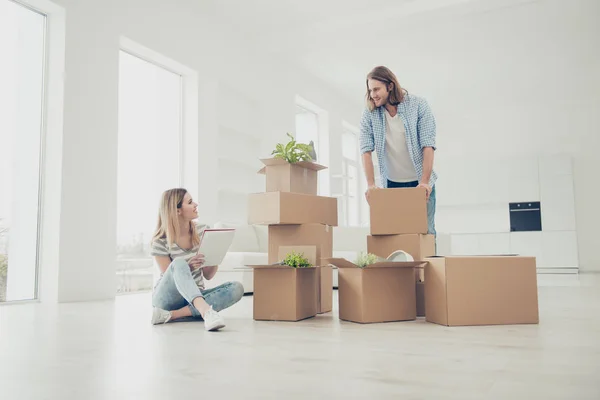 Nueva Vida Ensueño Con Novio Buen Día Futuro Propiedad Muebles —  Fotos de Stock