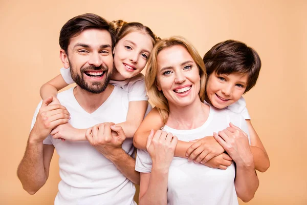 Closeup Portrait Young Lovely Smiling Family Bearded Father Blonde Mother — Stock Photo, Image