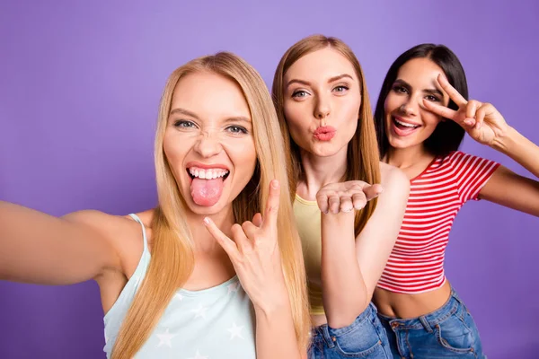 Self Portrait Funky Cool Girls Gesturing Tongue Out Rock Roll — Stock Photo, Image