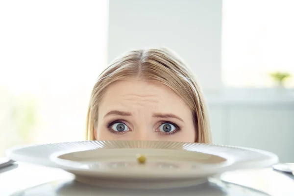 Quiero comer mucho mucha comida Recortado cerca foto portr — Foto de Stock