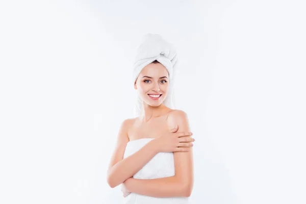 Portrait with copy space of pretty brunette girl with towel on h — Stock Photo, Image