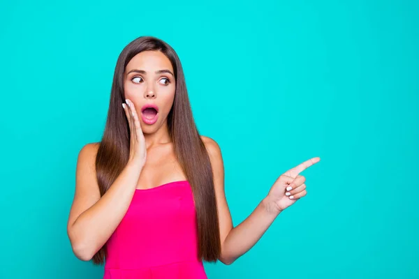 Close up studio photo portrait of amazed shocked surprised scare — Stock Photo, Image