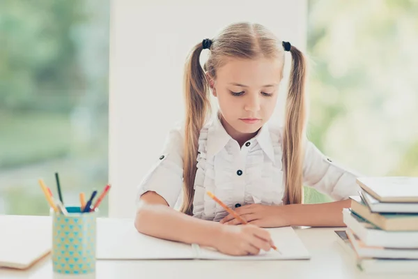 Tillbaka till vänner skola klasskamrater nära upp foto porträtt av cu — Stockfoto