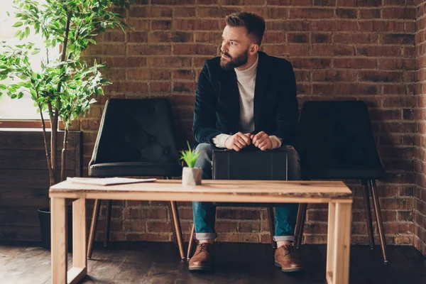 Klassieke elegante stijlvolle smart slim knap aantrekkelijk minded — Stockfoto