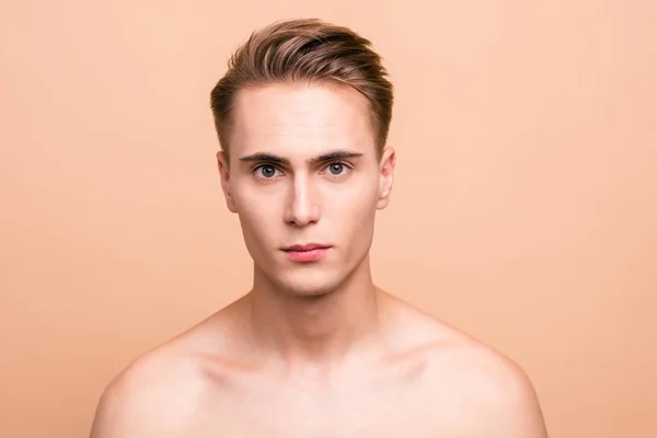 Portrait of a handsome, sporty, nice, naked brown haired young m — Stock Photo, Image