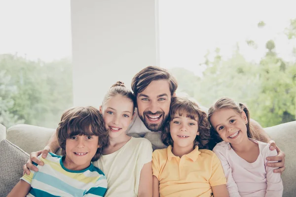 Koppla av, vila, chill preteen pre-Teen koncept. Närbild foto av f — Stockfoto