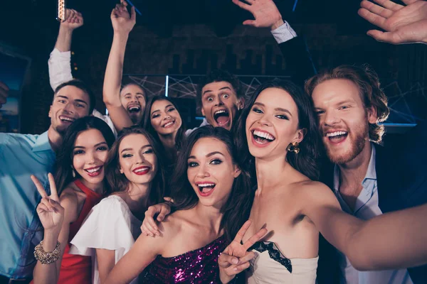 Feliz 2019 Autorretrato de bonito hermoso adorable bonito swee —  Fotos de Stock