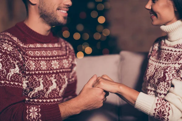 Cropped close up photo of two persons who hold hands gently sit — Stock Photo, Image
