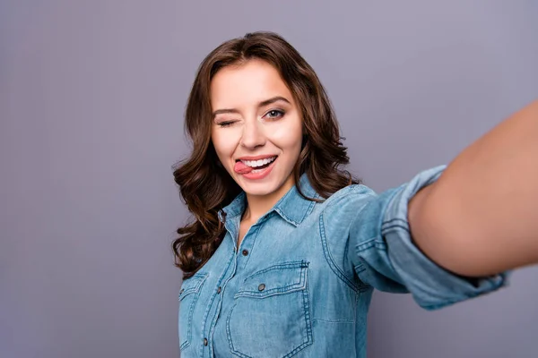 Selbstporträt von hübsch süß flirty fröhlich schön attraktiv ado — Stockfoto