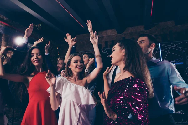 Mooie leuke aantrekkelijke charmante vrij heldere levendige glanzende ele — Stockfoto