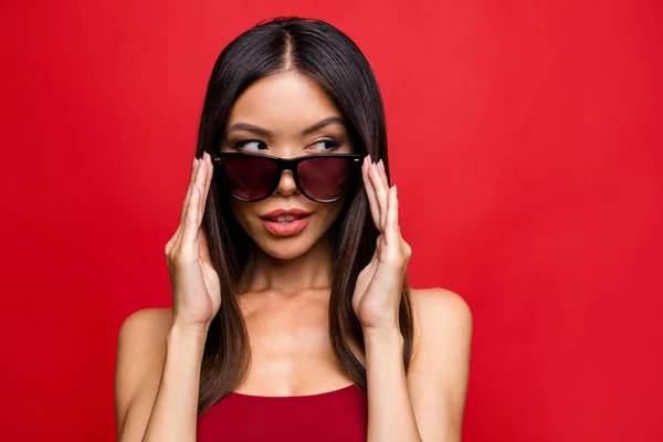 Elegant sierlijk glamour aantrekkelijk vrij mooie brunette la — Stockfoto