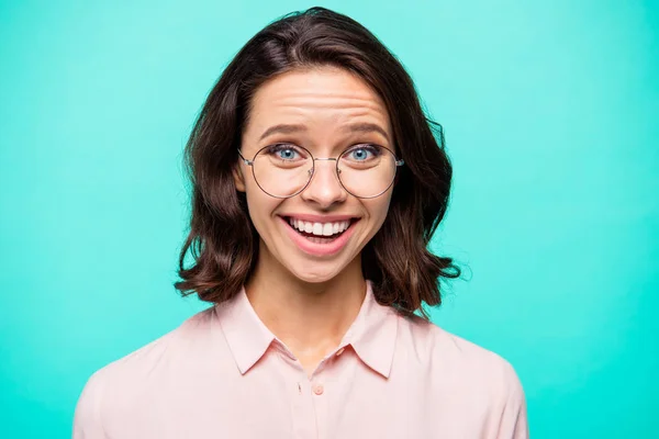 Close-up retrato de alegre positivo animado louco otimista — Fotografia de Stock