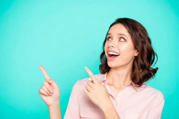 Retrato de agradável bonito alegre positivo atraente encantador senhora — Fotografia de Stock